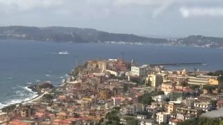 Locuitorii din Napoli, gata de evacuare după cel mai puternic cutremur din ultimii 40 de ani. Autoritățile se așteaptă la o erupție vulcanică iminentă în zonă