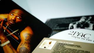 După 27 de ani de la asasinarea lui Tupac, poliţia din SUA a arestat un suspect. De ce ar fi comandat Keefe D moartea rapperului