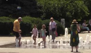 Vreme neobişnuit de caldă în prima zi de octombrie, cu temperaturi şi de 30 de grade. Meteorologii avertizează că luna aceasta am putea avea şi 38 de grade