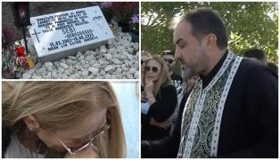 Cu inimile zdrobite, părinţii lui Sebi au ridicat o troiţă la locul tragediei din 2 Mai. Merg zilnic la mormântul fiului lor: "Tu ne-ai învăţat ce e frumuseţea"