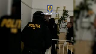 Schema prin care mai mulţi indivizi din ţară făceau împrumuturi pe bandă rulantă la bănci. Prejudiciu de peste 1 milion de lei