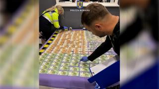 Fermieri din Prahova, înșelați cu 5.000 €. Doi indivizi au cumpărat animale, folosind bani falși