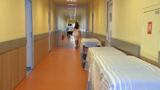 Percheziţii la o şcoală privată de asistenţi medicali din Braşov. Sunt vizate infracțiuni de luare și dare de mită