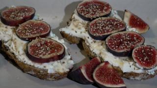 Un simplu obicei dimineaţa ne poate scăpa de dependenţa de zahăr. Idei de deserturi uşoare, cu îndulcitori naturali