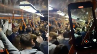 O femeie din Târgu Jiu a dat tonul distracţiei într-un troleibuz plin cu oameni care veneau de la serviciu. Videoclipul a devenit viral