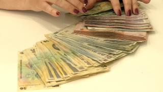 Cine sunt românii care vor avea salariul minim de 4.582 lei. Guvernul schimbă legea