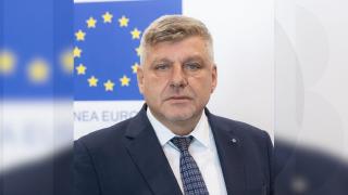 Dragoș Iorga, directorul din MIPE acuzat că primea bani lunar de la două femei angajate pe "pile", a fost plasat în arest la domiciliu