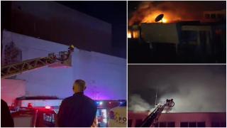 Fosta Casă de Cultură din Sfântu Gheorghe, incendiată intenţionat. Un bărbat din clădirea dezafectată a ajuns la spital