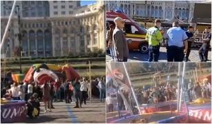 "Au căzut copii acolo". Clipe de groază după ce toboganul din Piaţa Constituţiei a fost răsturnat de vânt. Martorii spun că ar fi fost asigurat doar cu nişte cărămizi