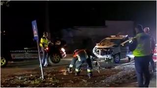 Patru polițiști au ajuns la spital după ce autospecialele în care se aflau s-au ciocnit violent, în Arad. Urmăreau în trafic un șofer care nu a fost prins