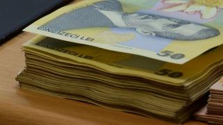 Salariul minim pe economie creşte în anumite domenii. Guvernul a adoptat ordonanţa de urgenţă