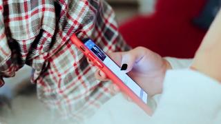 Ordin de protecţie şi pentru victimele din mediul online. Ce prevede noul proiect de lege şi când ar urma să intre în vigoare