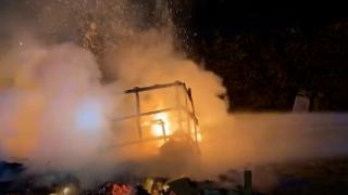 Noapte infernală în Marea Britanie. Lupte de stradă între tineri violenţi şi poliţie: cel puţin 8 agenţi au fost răniţi, zeci de bătăuşi au ajuns în arest