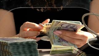 Limitarea plăţilor cash, pe cale să fie modificată, deşi abia a fost adoptată. Scenariile luate în calcul de Guvern