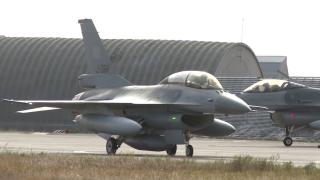 Primele 5 aeronave ale Centrului European de Instruire F-16 au aterizat la Feteşti. Centrul va asigura pregătirea piloţilor, inclusiv a ucrainenilor