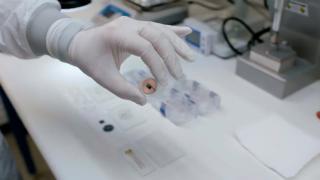 Neuralink începe testele pe oameni pentru cipurile implantate în creier. Ce condiții trebuie să îndeplinească primii 11 voluntari care vor fi aleși