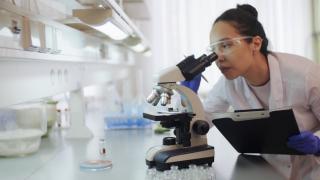 Medicamentul care ar ajuta oamenii să slăbească până la 22 de kg. Substanţa este deja folosită pentru tratarea diabetului