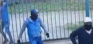 Banda Mercedesurilor albe terorizează Italia. Hoţii români nu se tem de nimic şi intră în casele oamenilor în plină zi