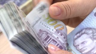 Legea pensiilor, dezbătută şi votată în Senat în procedură de urgenţă. După ce s-au certat, PNL şi PSD se laudă acum că au găsit bani pentru majorări