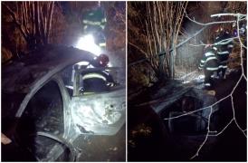 Un tânăr de 31 de ani a pierdut controlul volanului şi a intrat cu maşina în pom, în Harghita. În urma impactului, maşina a fost cuprinsă de flăcări