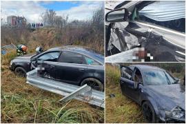 Un bărbat şi-a tăiat accidental picioarele, după ce s-a înfipt puternic cu maşina într-un parapet în timp ce fugea de poliţie, în Arad