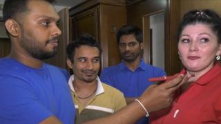 "Vom trăi până la moarte aici". Pariul câştigat de muncitorii asiatici care s-au mutat în România. Câştigă şi de 5 ori mai mult decât în ţările natale