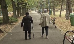 "Cea mai gravă pedeapsă pe care o poate avea un om". Singurătatea a devenit oficial o boală. Ce probeme grave poate declanşa