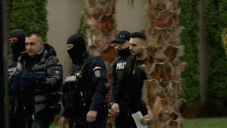 Drumul "Caranilor" de la căruţe la maşini de lux. Interlopii ridicaţi de mascaţi ar avea legături cu "Rechinu" din Mexic