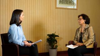 Interviu exclusiv cu Geeta Rao Gupta: "Nu e vorba că femeile sunt în mod natural mai pașnice, ci perspectiva lor e diferită față de cea a bărbaților"