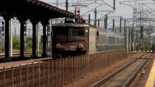 La un pas de moarte pentru o poză. Băiat de 15 ani, cu arsuri pe 90% din corp după ce a urcat pe un tren şi s-a electrocutat, în Gorj