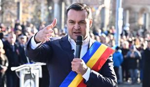 Unde este Cătălin Cherecheş: anchetatorii merg pe două piste. În România, cad capete din Poliţie după fuga primarului