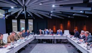 Premierul Ciolacu vrea ca giganţii de la Lockheed Martin să investească în România. Ce speră să obţină şi de la Google