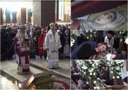 Pelerinajul Sfintei Filofteia. Sute de credincioşi au rezistat ore în ploaie şi frig pentru a se închina la racla Muceniţei, la Curtea de Argeş