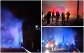 Panică pe calea ferată: Locomotiva unui tren de călători a luat foc din senin în Maramureş