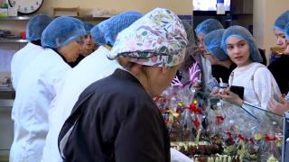 "E Raiul pe pământ pentru copii". Afacerea deschisă de o familie de belgieni într-un sat din Gorj care a luat avânt în această perioadă. Se lucrează la foc continuu