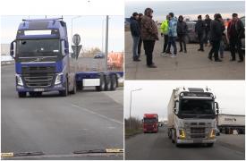 Taxa pe care şoferii de TIR o vor plăti de la 1 ianuarie, la fiecare intrare în Portul Constanţa. Zeci de transportatori şi-au tras camioanele pe dreapta
