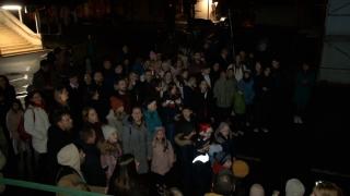 Pacienţii spitalului Victor Babeş din Timișoara, surpriză de Crăciun din partea a zeci de colindători: "Mi s-a umplut inima de bucurie"