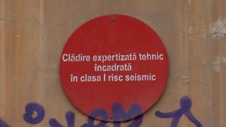 Legea care interzice închirierea apartamentelor din clădiri cu risc seismic a fost promulgată. Excepţia de la regulă
