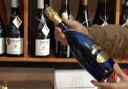 Revelion 2024. Cu ce băuturi "asortăm" masa bogată de Revelion pentru o petrecere de neuitat: sfaturile somelierilor