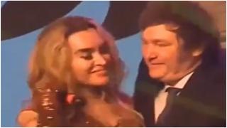 Președintele Argentinei, din nou în centrul atenției. Javier Milei, criticat după ce și-a sărutat cu patos iubita în fața a mii de oameni