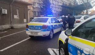 Un tânăr de 19 ani din Mehedinţi a furat o maşină dintr-o grădină, a distrus-o şi apoi i-a adus-o înapoi proprietarului