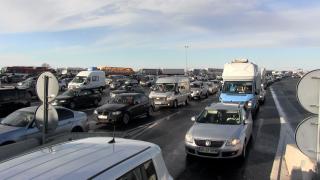 Peste 100.000 de români au plecat din ţară în ultimele 24 de ore. Se întorc la muncă după sărbători, în ţările din vestul Europei