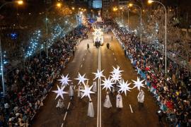 Cei trei magi de la Răsărit, sărbătoriţi cu o paradă fastuoasă în Spania. Obiceiul respectat cu sfinţenie în ajunul sărbătorii