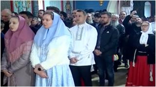 Crăciunul pe rit vechi în Tulcea începe la biserică. Ce simbolizează culorile de pe portul tradiţional: "E o ţinută specială"