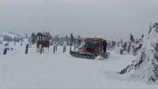 Zonele în care zăpada a ajuns de 1 metru. Oamenii sunt sfătuiți să rămână în case