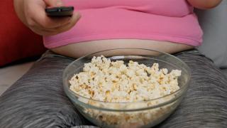 Pericolul ascuns din gustările preferate ale românilor. Nutiţioniştii vin în ajutor cu alternative rapide şi sănătoase