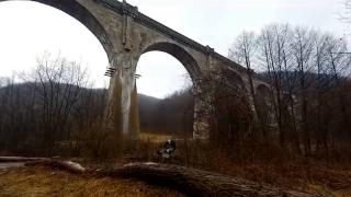 Tragedie pe viaductul de pe DN76, între Deva și Brad. Un tânăr a murit pe loc, după ce a sărit în gol de la 25 de metri înălţime