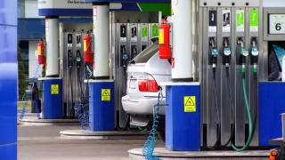 Carburanții s-au ieftinit pentru a doua oară în acest an. Cât costă astăzi litrul de benzină și de motorină