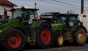 A cincea zi de proteste la intrarea în Bucureşti. Transportatorii şi fermierii speră ca mâine să-şi strige nemulţumirile în faţa Guvernului. Noi negocieri la Ministerul Finanţelor