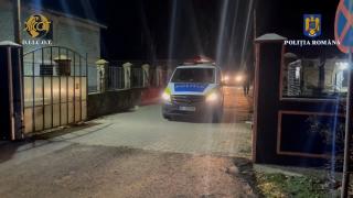 Zeci de percheziţii la traficanţi de droguri din vestul ţării. 89 de persoane din Arad şi Timiş, duse la audieri